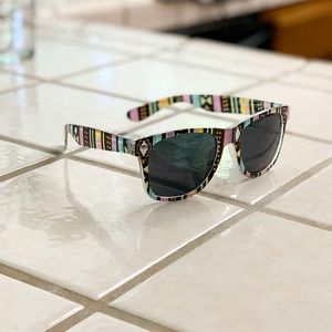 Geometric Colorful Print Sunglasses